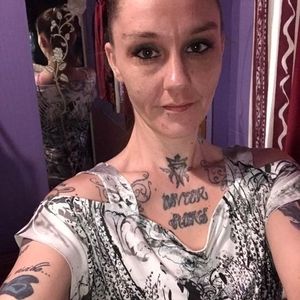 Meet your Posher, Artina